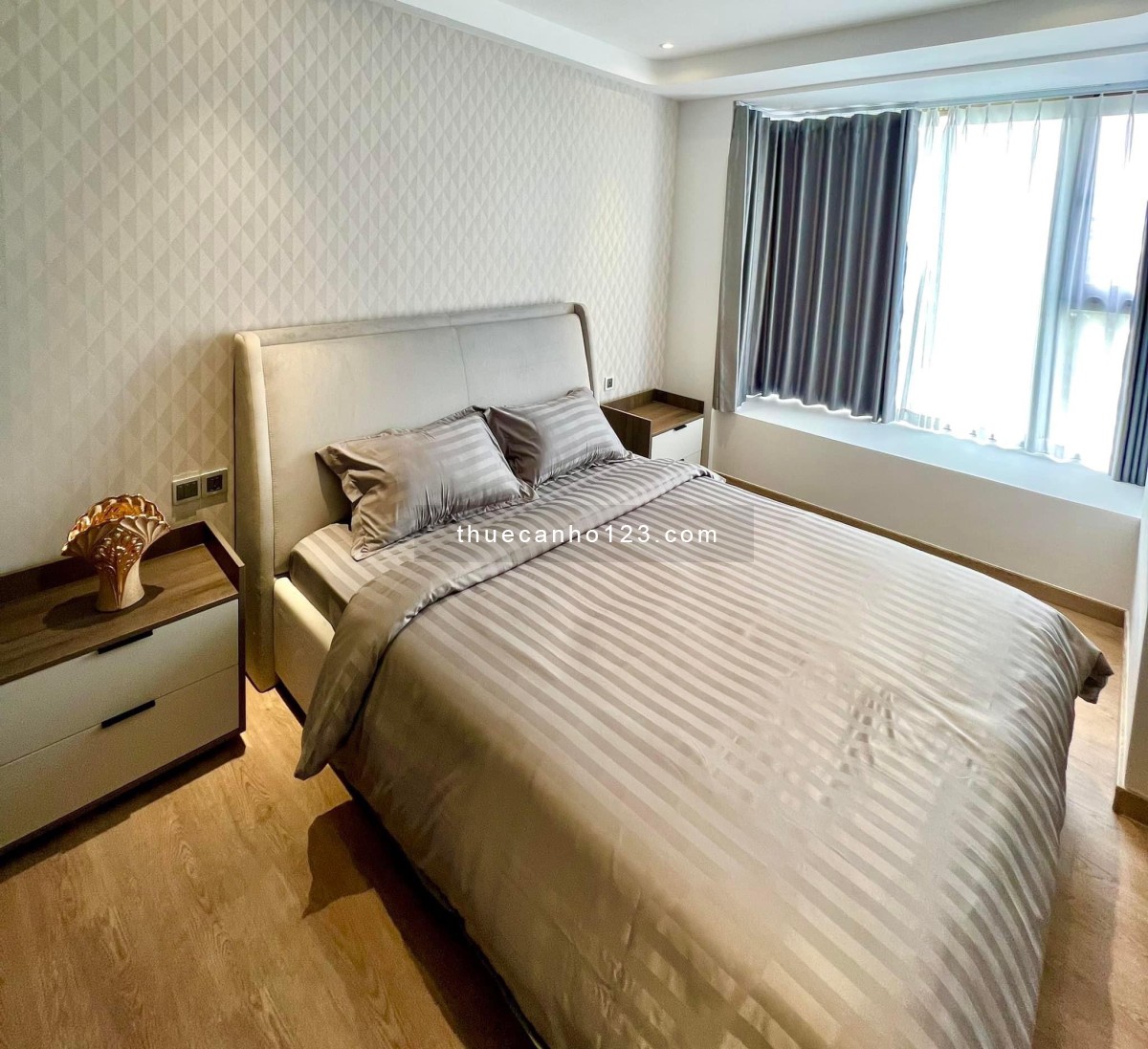 Cho thuê gấp căn hộ Saigon South (2PN 2WC) nhà đẹp full nội thất Lh : 0911898816 Em ( Lan Anh )