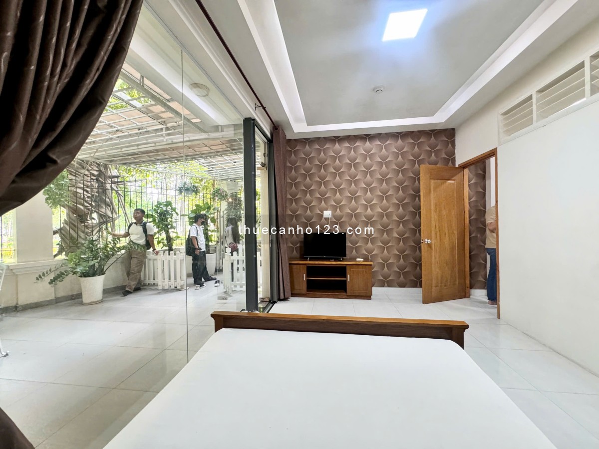 Cho thuê CHDV 1 phòng ngủ - Sân vườn full nội thất gần sân bay Tân Sơn Nhất/ công viên Hoàng Văn Thụ