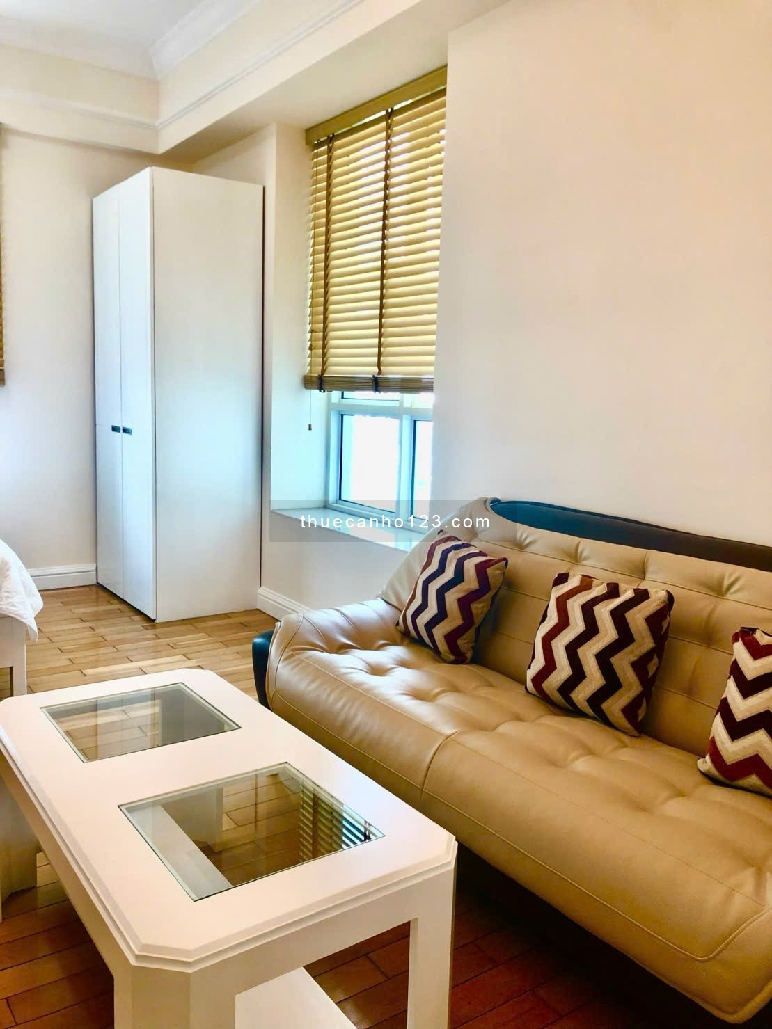 The Manor for lease, studio 14.5 million include management fee, zalo 0938764277