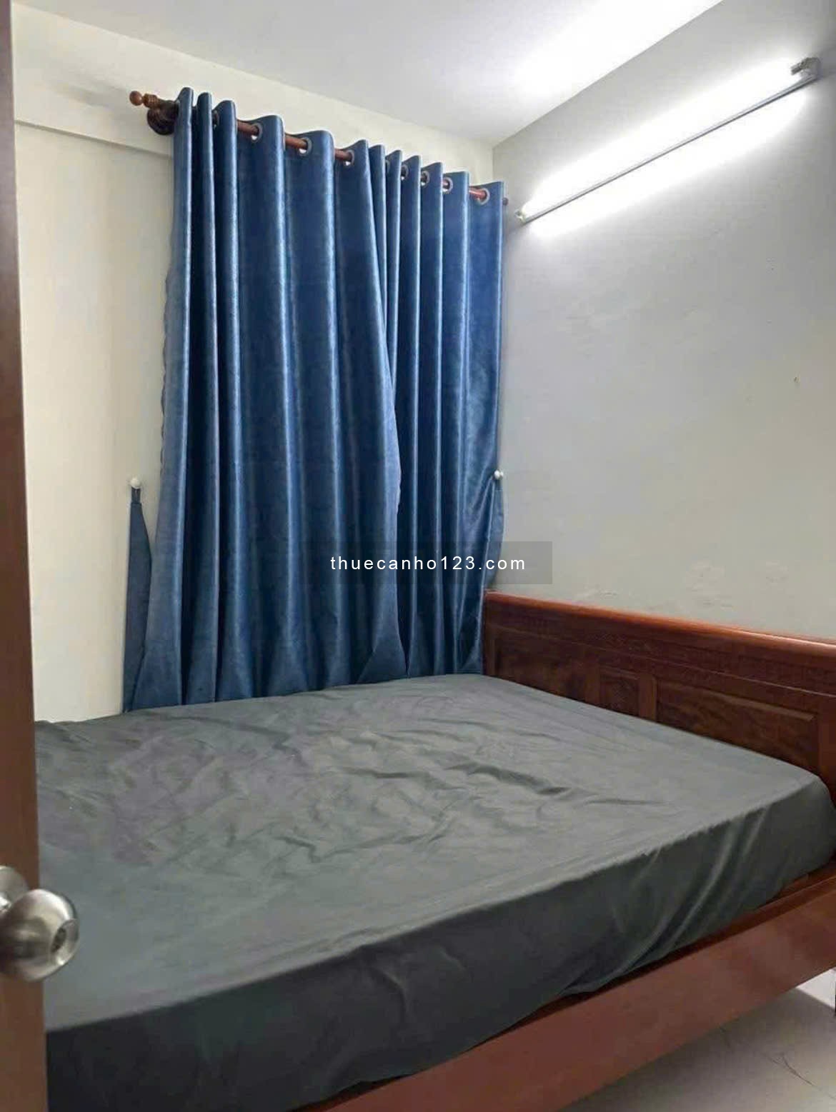 Chung cư Miếu Nổi, Vũ Huy Tân, BT: 72m2, 2p ngủ có ban công, 12tr/th