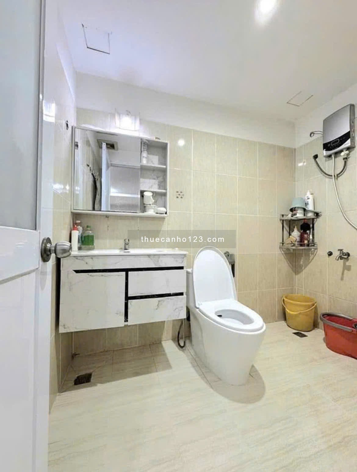 Chung cư 10A Trần Nhật Duật,Tân Định,Q1: 70m2, 2p ngủ, NT, 11tr5/th