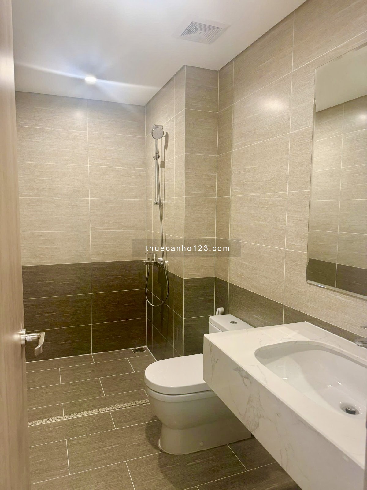 Chính chủ cho thuê 2PN, 2WC, 69m2, 7tr/ tháng, NTCB, Glory Heights Vinhomes Grand park