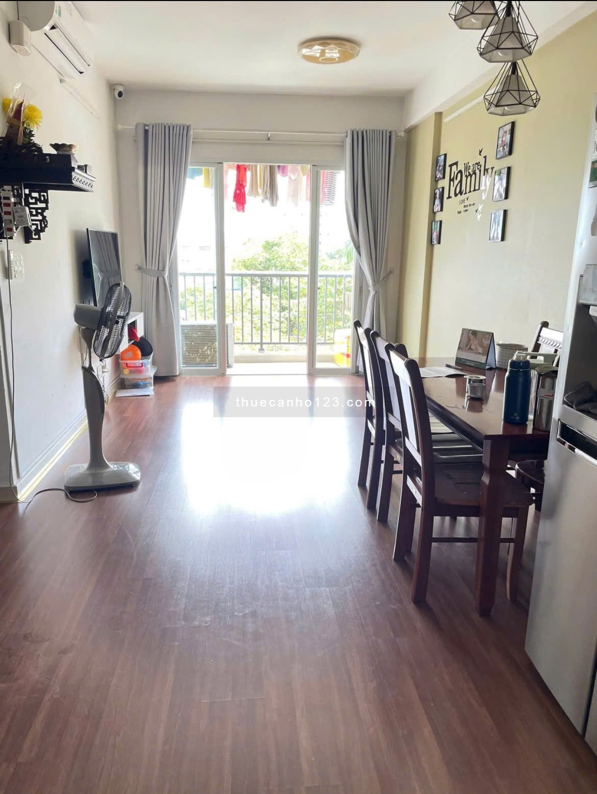 Chung cư Melody, Âu Cơ, Tân Sơn Nhì, TP: 76m2, 2p ngủ, 2wc, 12tr/th.