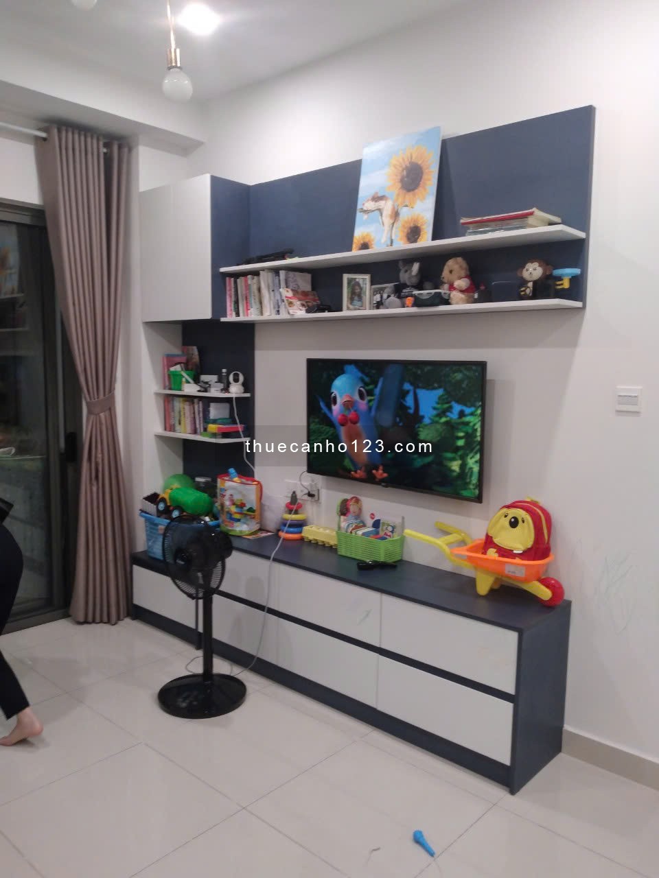 Cho thuê căn hộ The Sun Avenue – 2PN, 1WC, full nội thất – Hướng đông nam mát mẻ