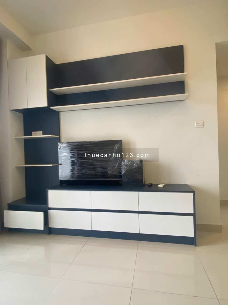 Cho thuê căn hộ The Sun Avenue – 2PN, 1WC, full nội thất – Hướng đông nam mát mẻ