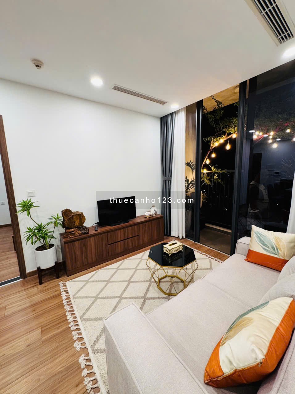 Cần cho thuê gấp 2PN2WC 72m2 chỉ 15/th