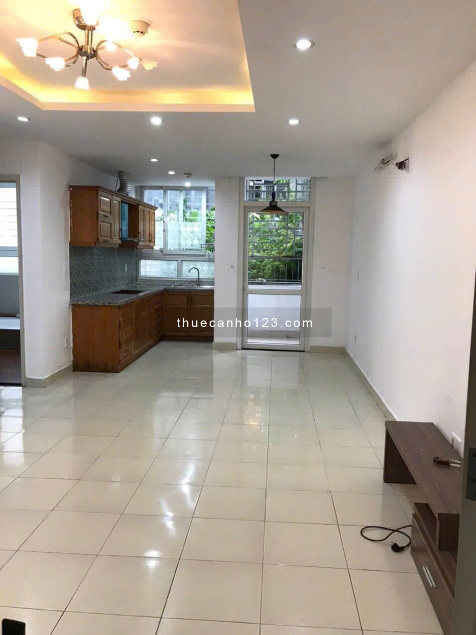 Chung cư Nguyễn Trãi, P2, Quận 5: 2p ngủ, nội thất, nhà mới, 9triệu