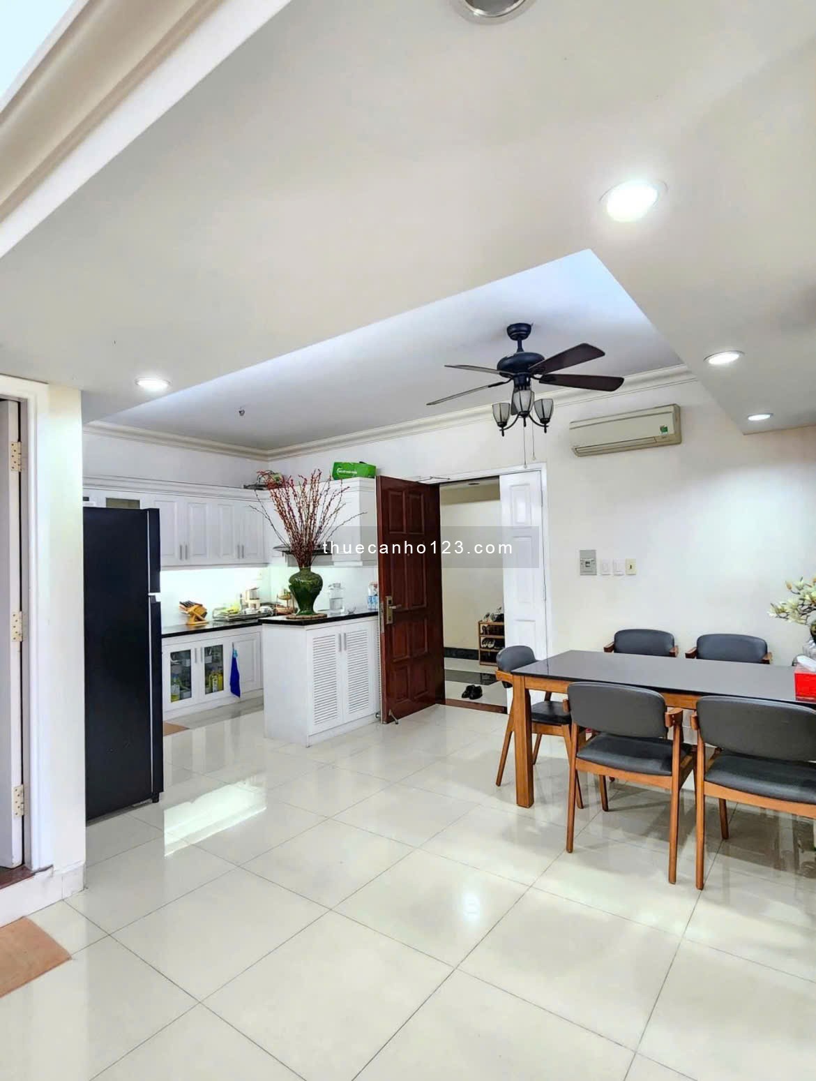 CCCC ParkLegend Hoàng Văn Thụ, TB: 2p ngủ, nhà mới 18tr/tháng.