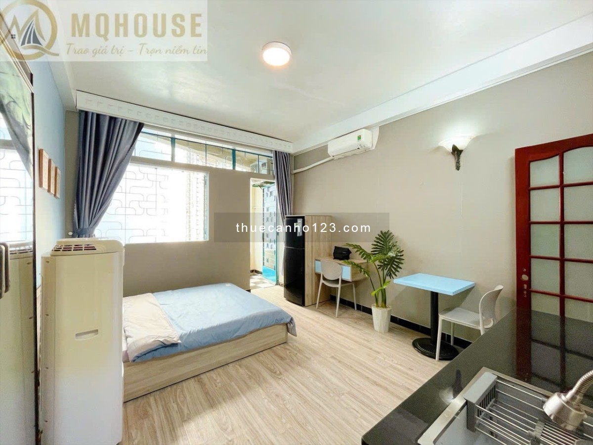 Cho thuê căn hộ Studio Ban công, Máy giặt riêng Q1 gần cầu Kiệu, chợ Tân Định, nhà thờ Tân Định