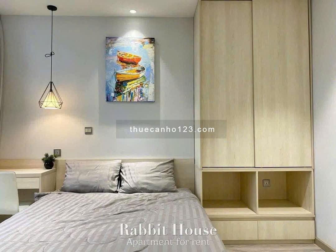 Studio Luxury - Full nội thất - 35m² - Ngay Q1 - Ban công - Thang máy