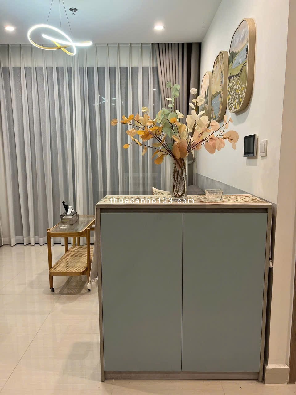 Cho thuê căn hô 1PN + Vinhomes Quận 9 - Full nội thất Luxury, View hồ bơi, hướng mát. Ở liền