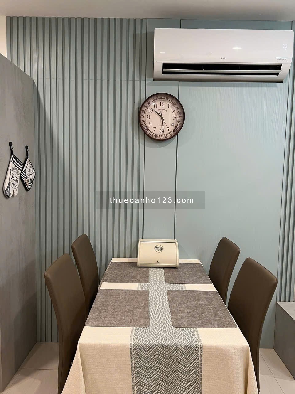 Cho thuê căn hô 1PN + Vinhomes Quận 9 - Full nội thất Luxury, View hồ bơi, hướng mát. Ở liền