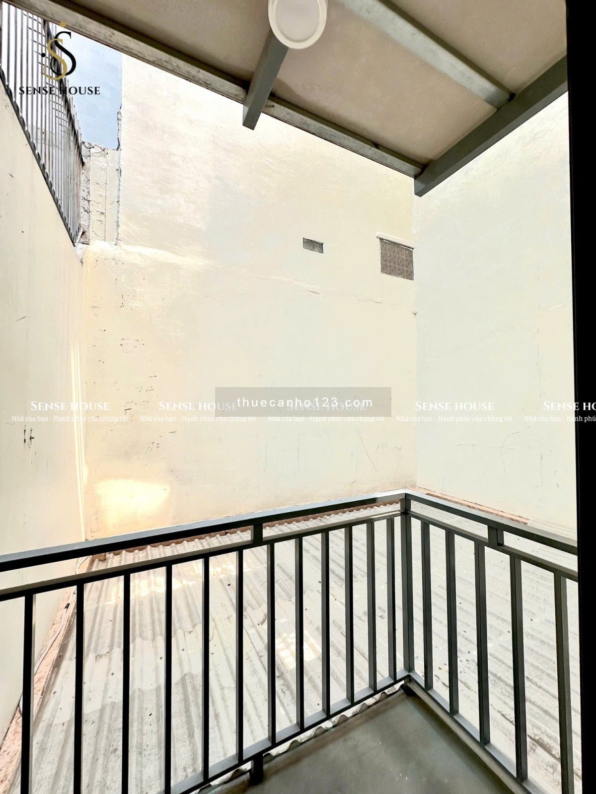 Căn hộ siêu xinh có ban công gần Đại Học Văn Hiến