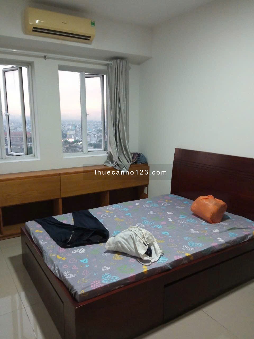 Chung cư Miếu Nổi, Vũ Huy Tấn, BT: 3p ngủ, 2wc, full nội thất, 13tr