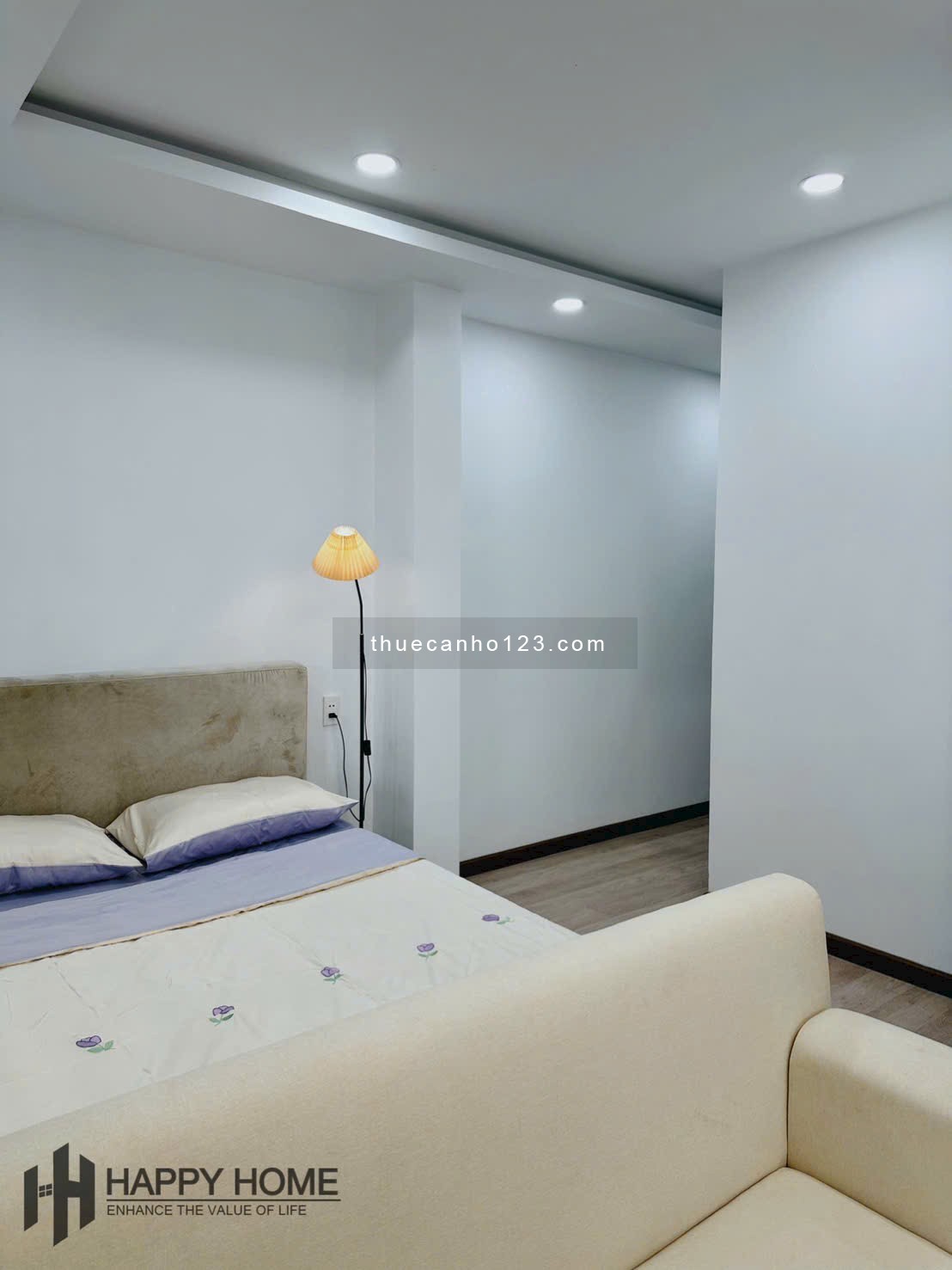 Toà Căn Hộ 2 Phòng Ngủ Mới, Full Nội Thất 100%, Ban Công, Thang Máy, Hầm Xe. Ngay Ngã Tư Hàng Xanh