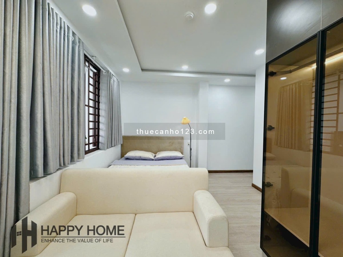 Toà Căn Hộ 2 Phòng Ngủ Mới, Full Nội Thất 100%, Ban Công, Thang Máy, Hầm Xe. Ngay Ngã Tư Hàng Xanh