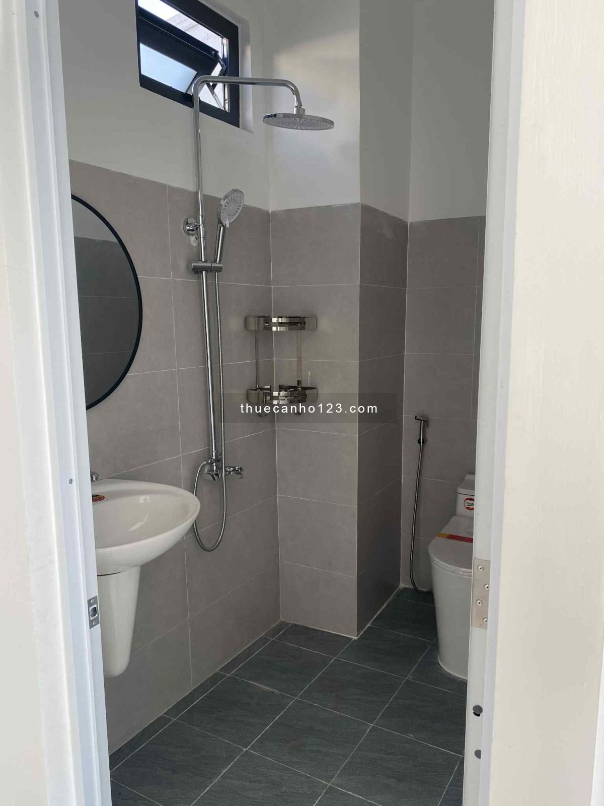 Căn Hộ Cho Thuê Có Ban Công Riêng, Vạn Thắng, Nha Trang