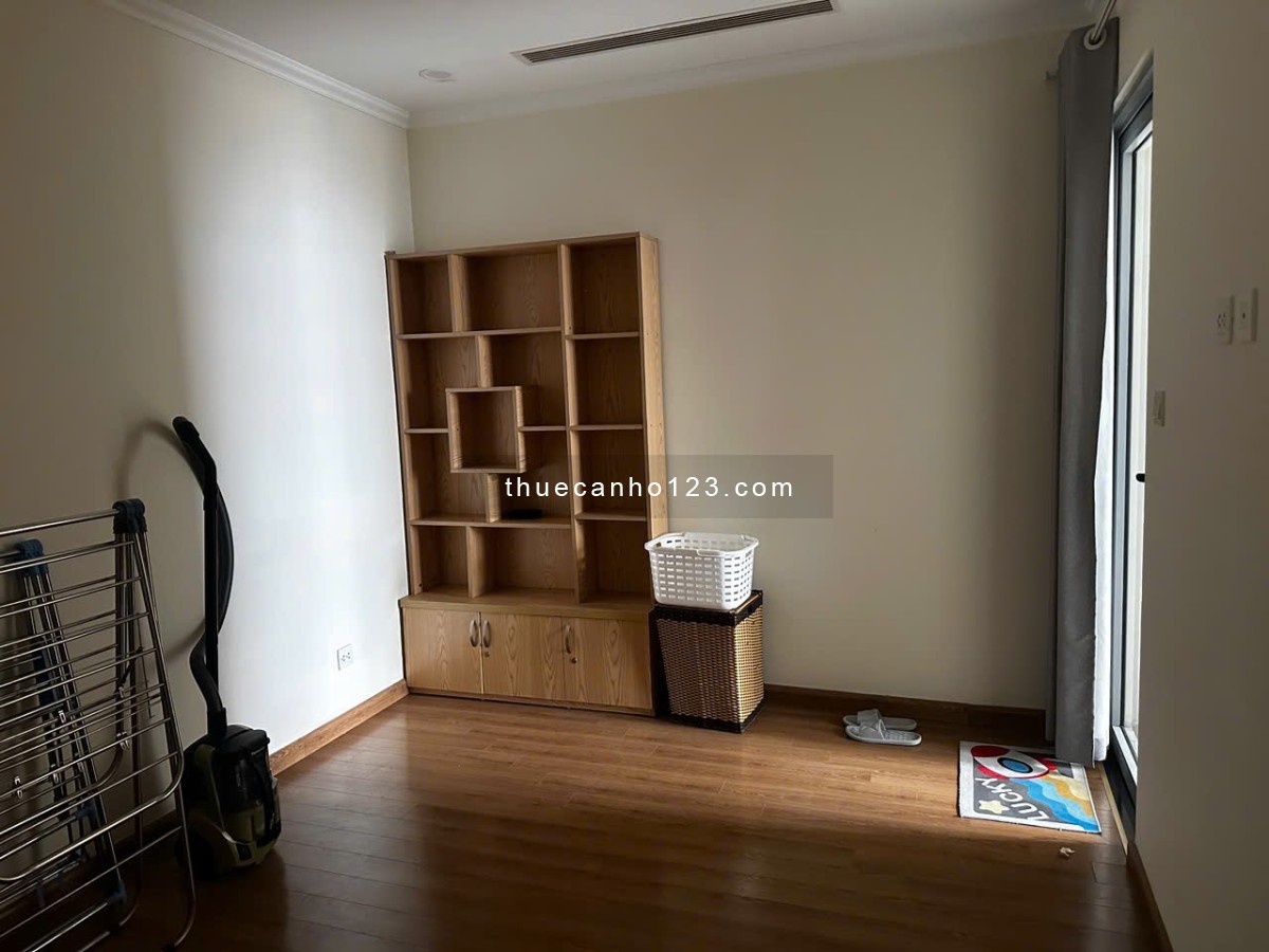Cho thuê Vinhomes Nguyễn Chí Thanh, rộng 86m2, full đồ NT, 19 tr, LH: 0912.396.400