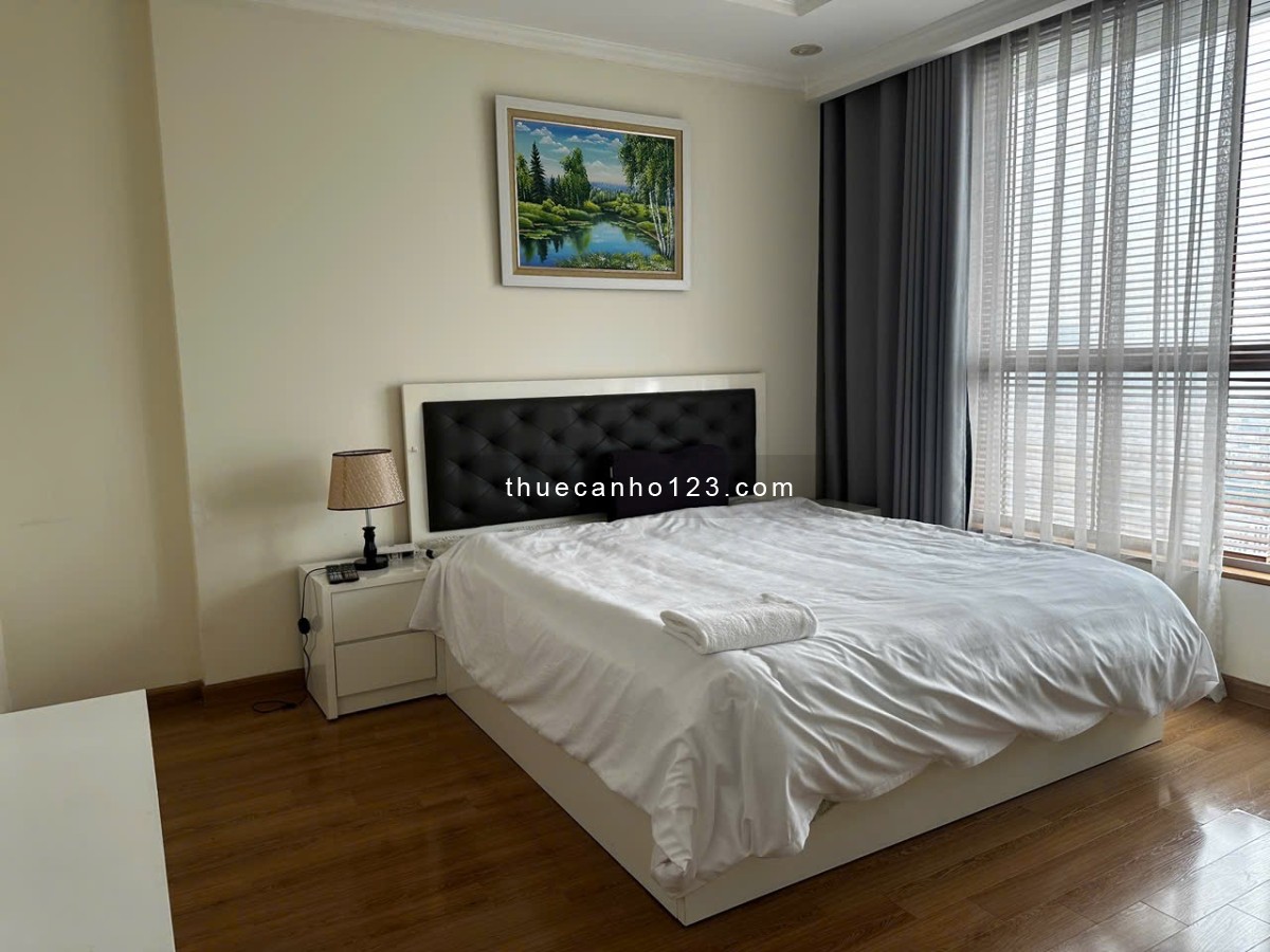 Cho thuê Vinhomes Nguyễn Chí Thanh, rộng 86m2, full đồ NT, 19 tr, LH: 0912.396.400