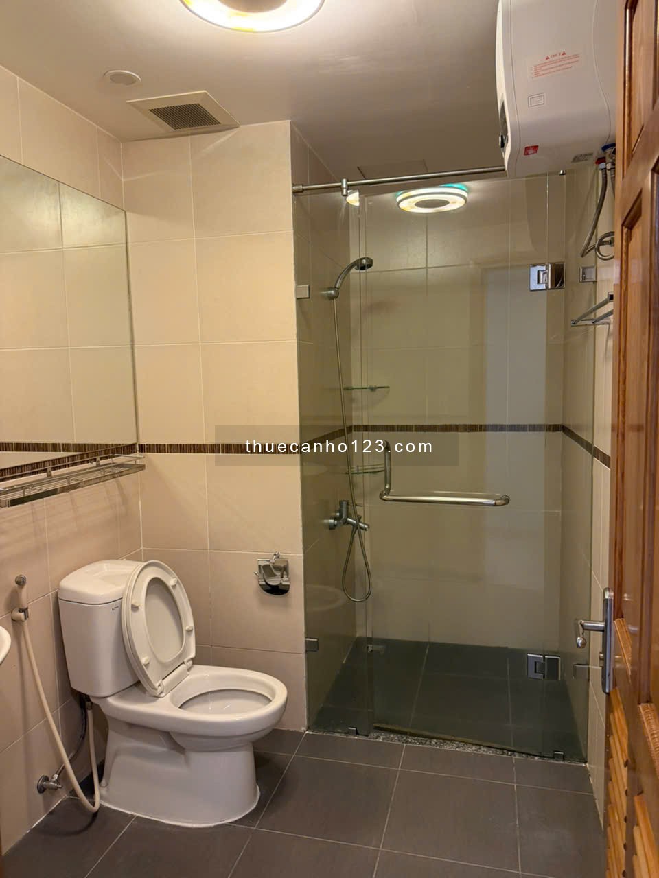 Cho thuê CH Riverpark 1, 47 triệu/ tháng, 2PN. LH: 0911022907 Ý