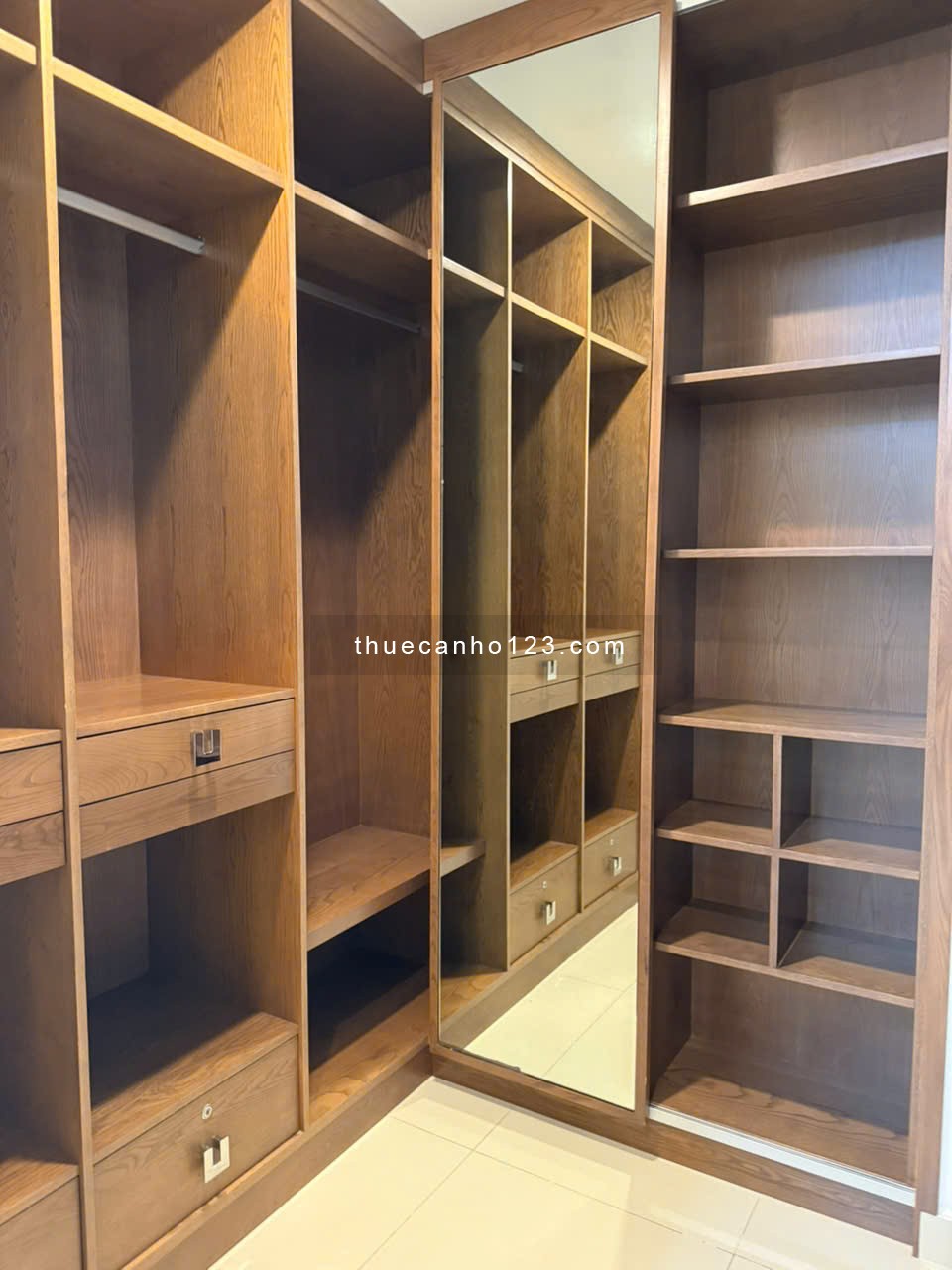 Cho thuê CH Riverpark 1, 47 triệu/ tháng, 2PN. LH: 0911022907 Ý