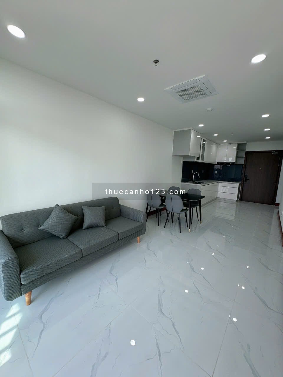 Cho thuê căn hộ Fancy Tower khu đô thị Hưng Phú. Có nội thất