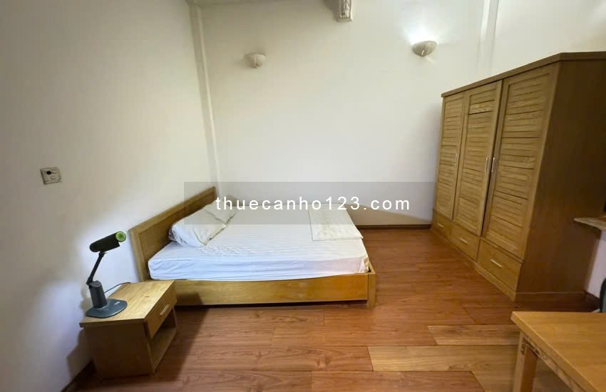 Cho thuê Căn hộ dịch vụ tại Ngõ 105 Thụy Khuê Tây Hồ. Ban công View cực thoáng. Chỉ 7tr