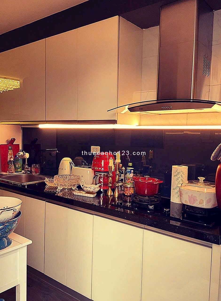 Căn hộ Tầng 7 cho thuê. KDC an ninh, yên tĩnh. Gần trường học Quốc Tế. Gần bệnh viện & khu hành