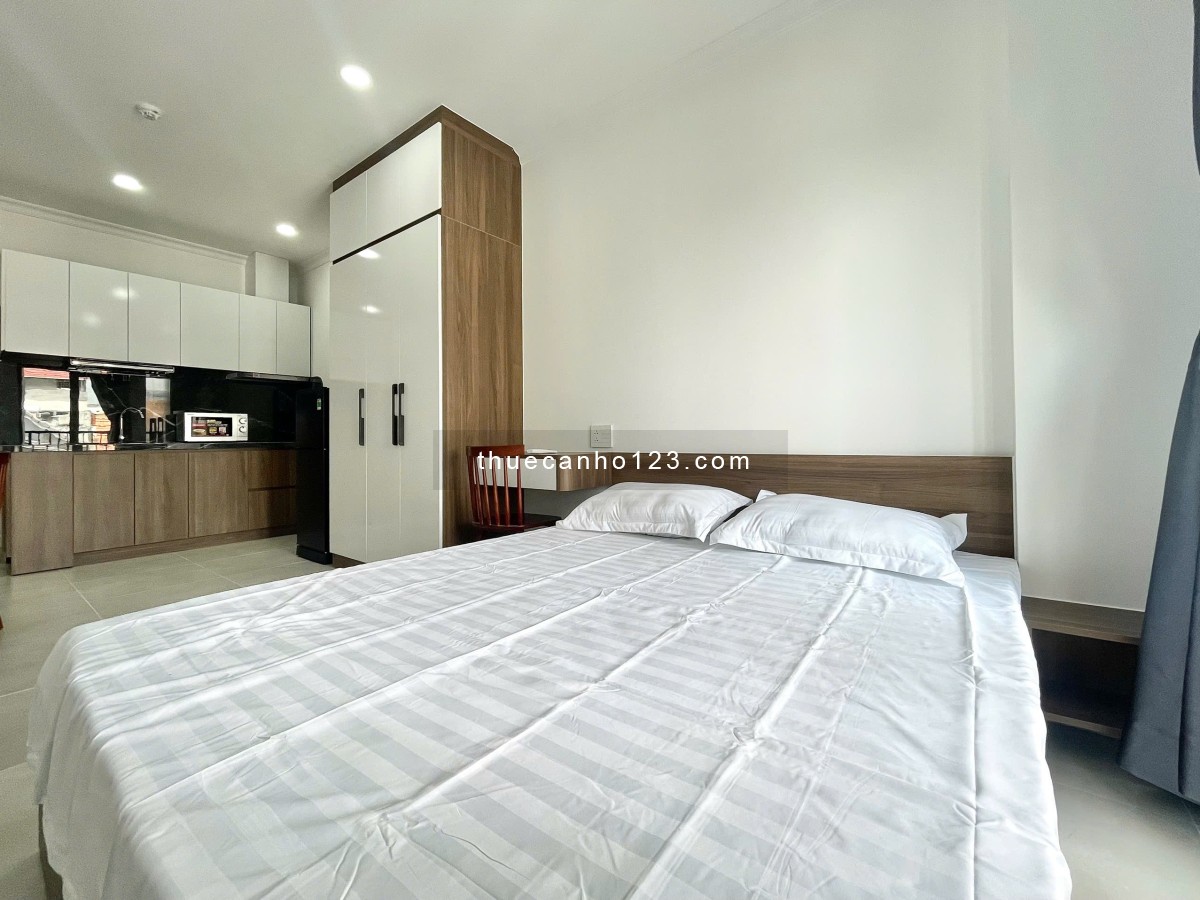 Studio full nội thất, 40m², ban công, thang máy, gần Hutech, GTVT, FTU,…