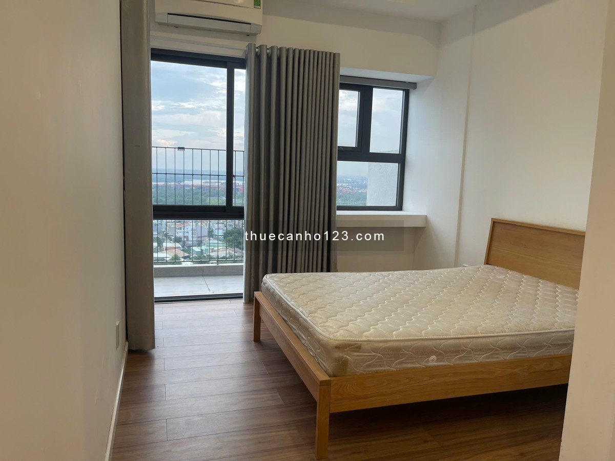 Cho thuê căn duplex sân vườn 3PN, 3WC, diện tích 112m² (14m² sân vườn) tại Ricca, full nội thất