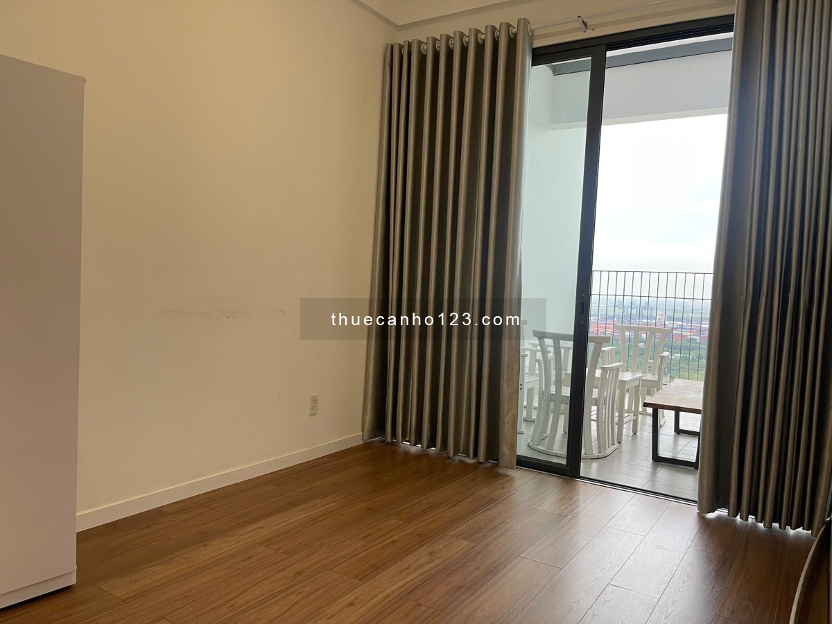 Cho thuê căn duplex sân vườn 3PN, 3WC, diện tích 112m² (14m² sân vườn) tại Ricca, full nội thất