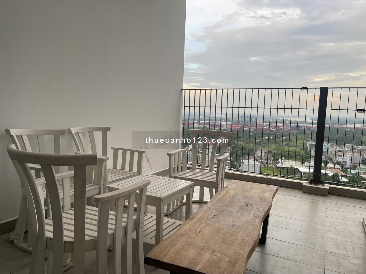 Cho thuê căn duplex sân vườn 3PN, 3WC, diện tích 112m² (14m² sân vườn) tại Ricca, full nội thất