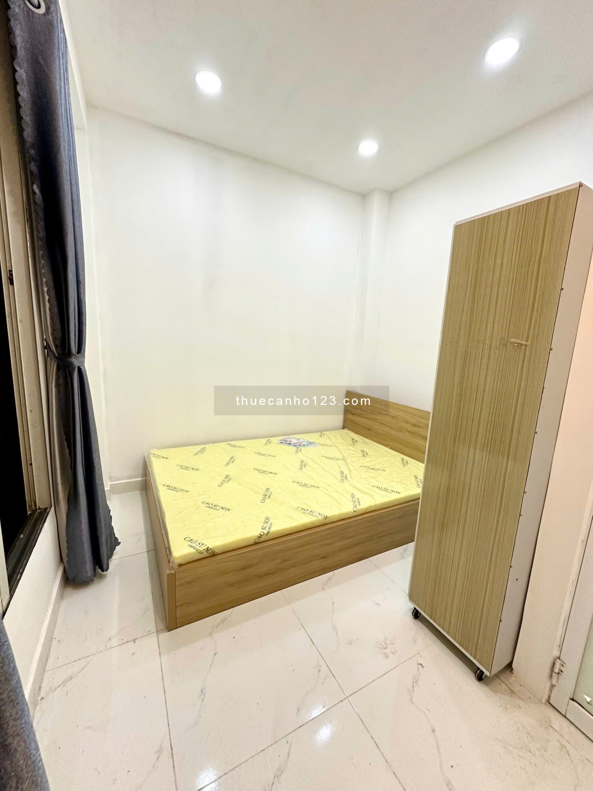 Căn hộ 2PN, ban công, full nội thất, ở được 4 người, diện tích 40m², thuận tiện di chuyển Q1, Q2, Q3