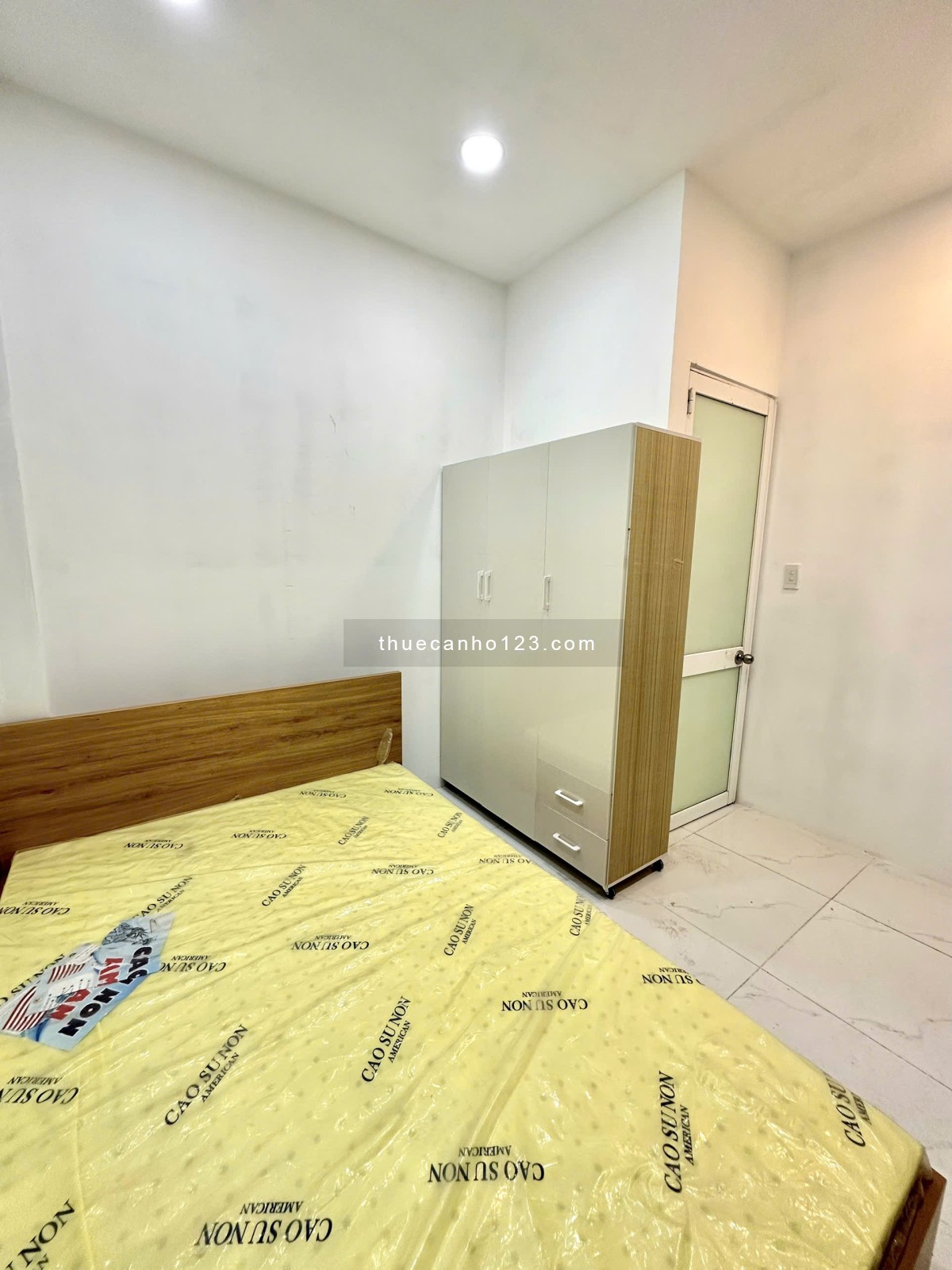 Căn hộ 2PN, ban công, full nội thất, ở được 4 người, diện tích 40m², thuận tiện di chuyển Q1, Q2, Q3