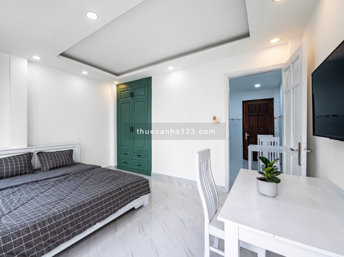 Căn hộ 1PN, full nội thất, 40m², có ban công, thang máy, máy giặt riêng