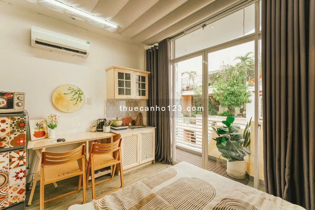 Cho Thuê Phòng Ban Công Full Nội Thất gần ĐH Tài Chính - Marketing