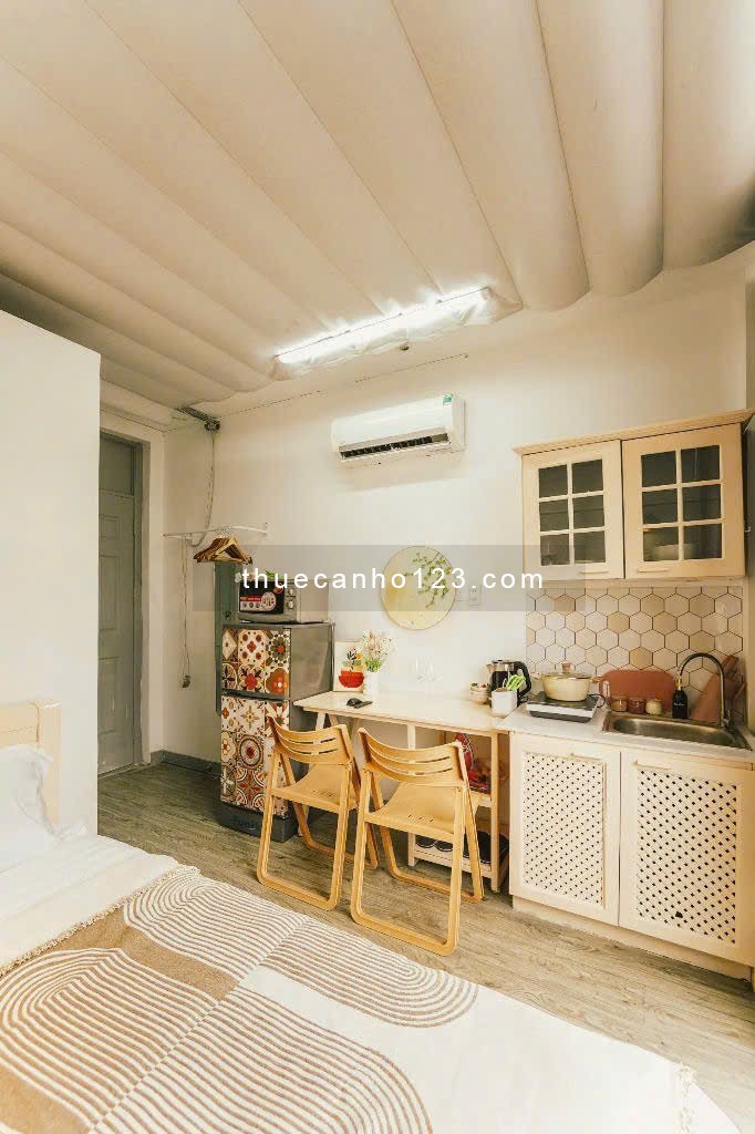 Cho Thuê Phòng Ban Công Full Nội Thất gần ĐH Tài Chính - Marketing