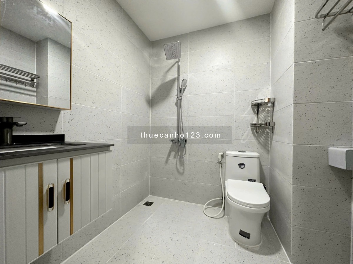 Cho thuê chung cư mini 2 phòng ngủ ban công siêu thoáng view mặt tiền đường ngay Vạn Hạnh Mall Q10