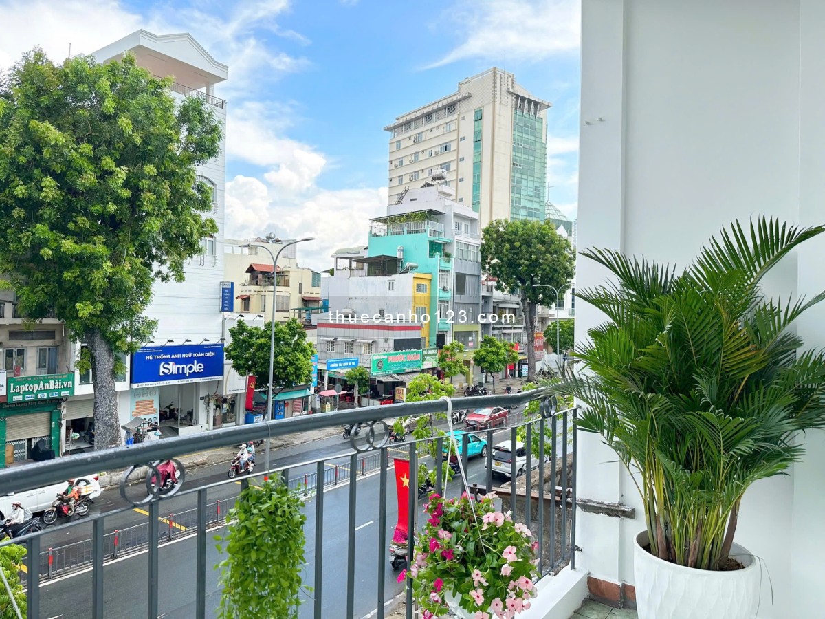 Cho thuê chung cư mini 2 phòng ngủ ban công siêu thoáng view mặt tiền đường ngay Vạn Hạnh Mall Q10