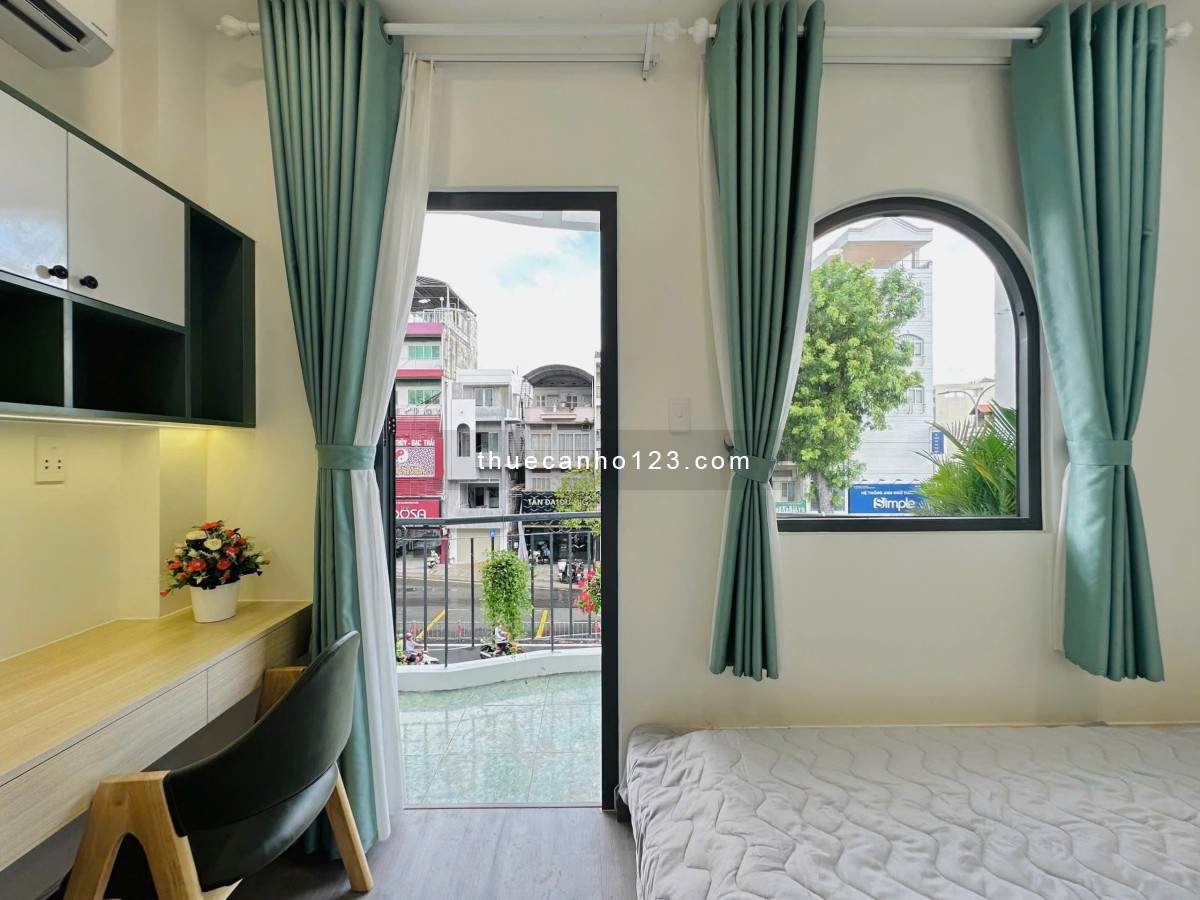 Cho thuê chung cư mini 2 phòng ngủ ban công siêu thoáng view mặt tiền đường ngay Vạn Hạnh Mall Q10