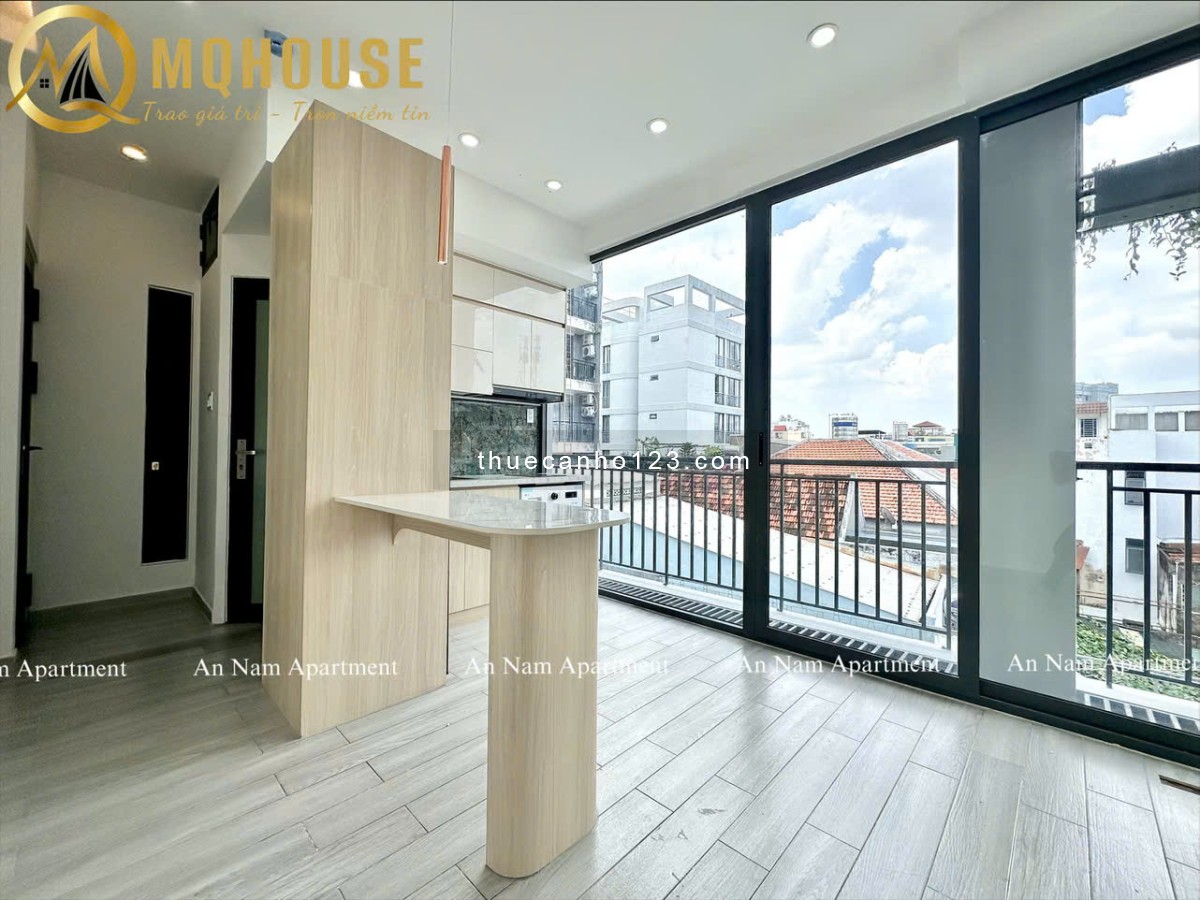 Cho thuê căn hộ 1PN 1PK, ban công 45m2 gần tòa Sky Center - sân bay - CV Gia Định