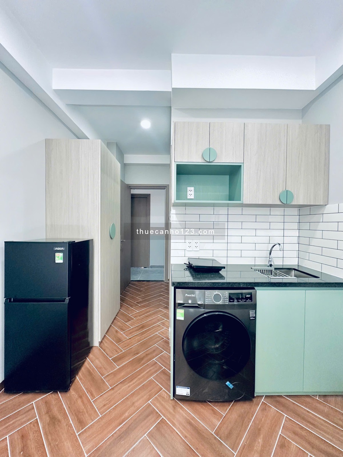 Cho thuê studio ban công, máy giặt riêng, thang máy thuận tiện di chuyển 5p sang Văn Lang CS2 và CS3