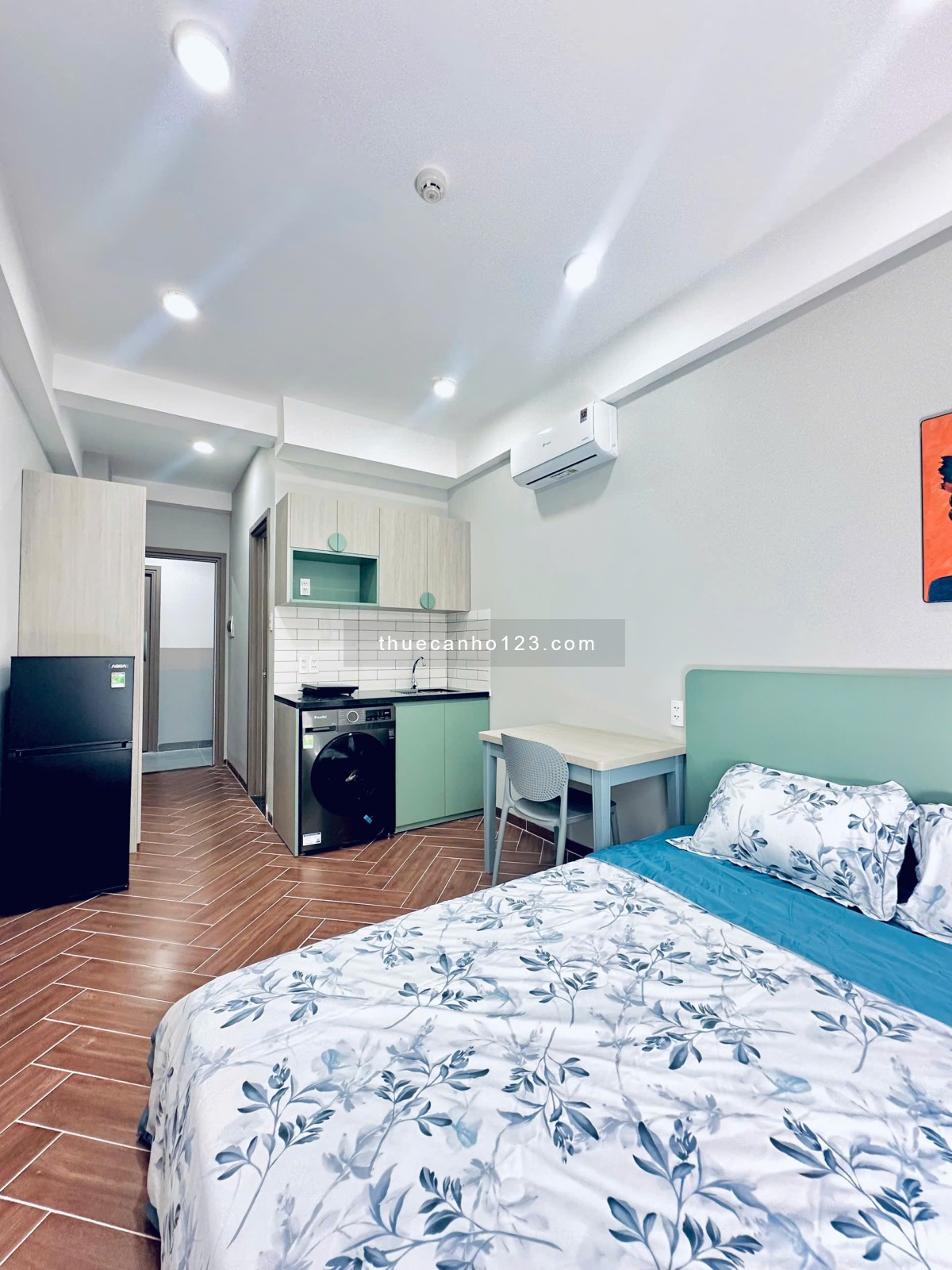 Cho thuê studio ban công, máy giặt riêng, thang máy thuận tiện di chuyển 5p sang Văn Lang CS2 và CS3