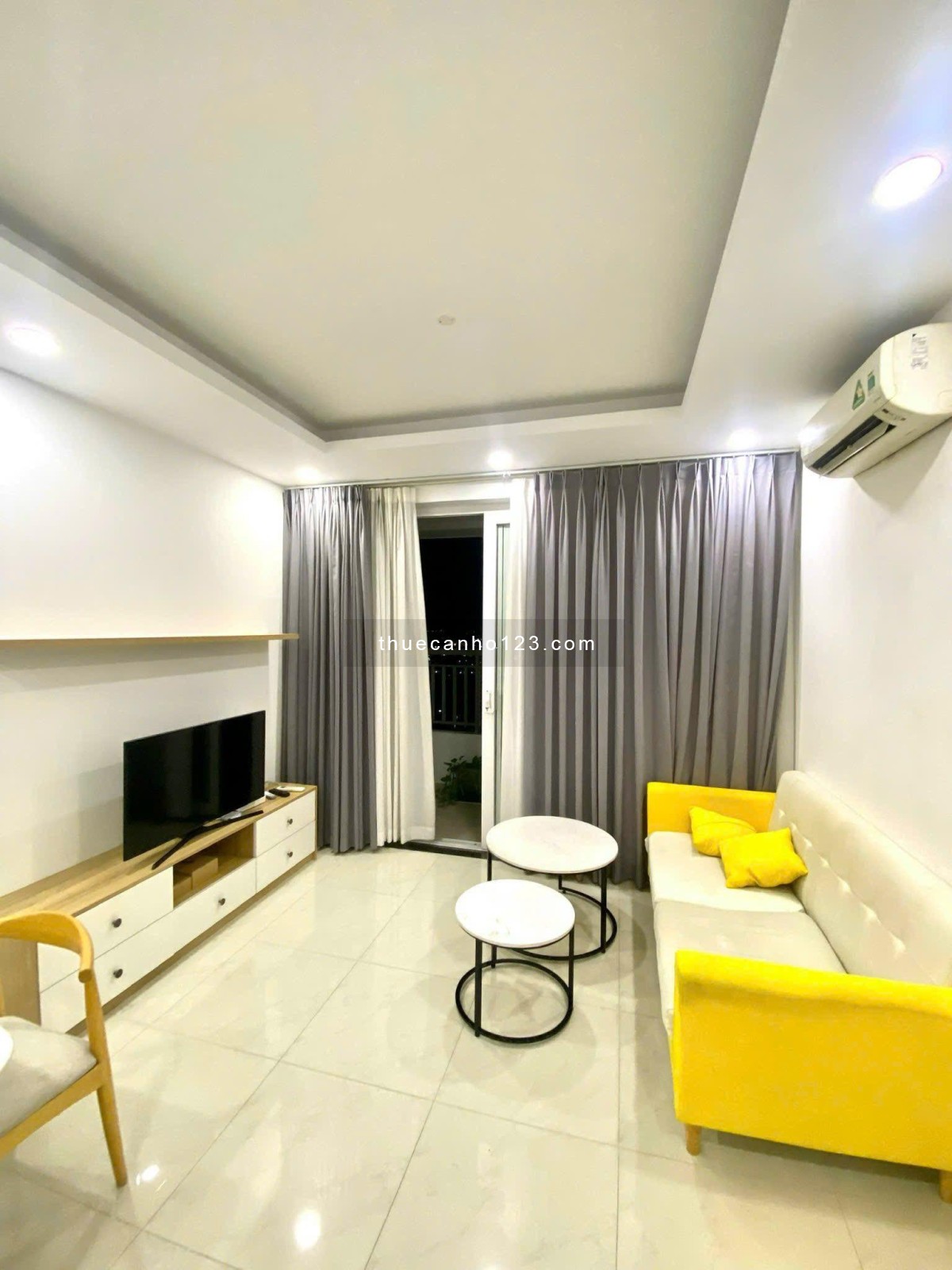 Chung cư Âu cơ Tower, Tân Phú: 87m2, 2p ngủ, có NT, 11tr/th