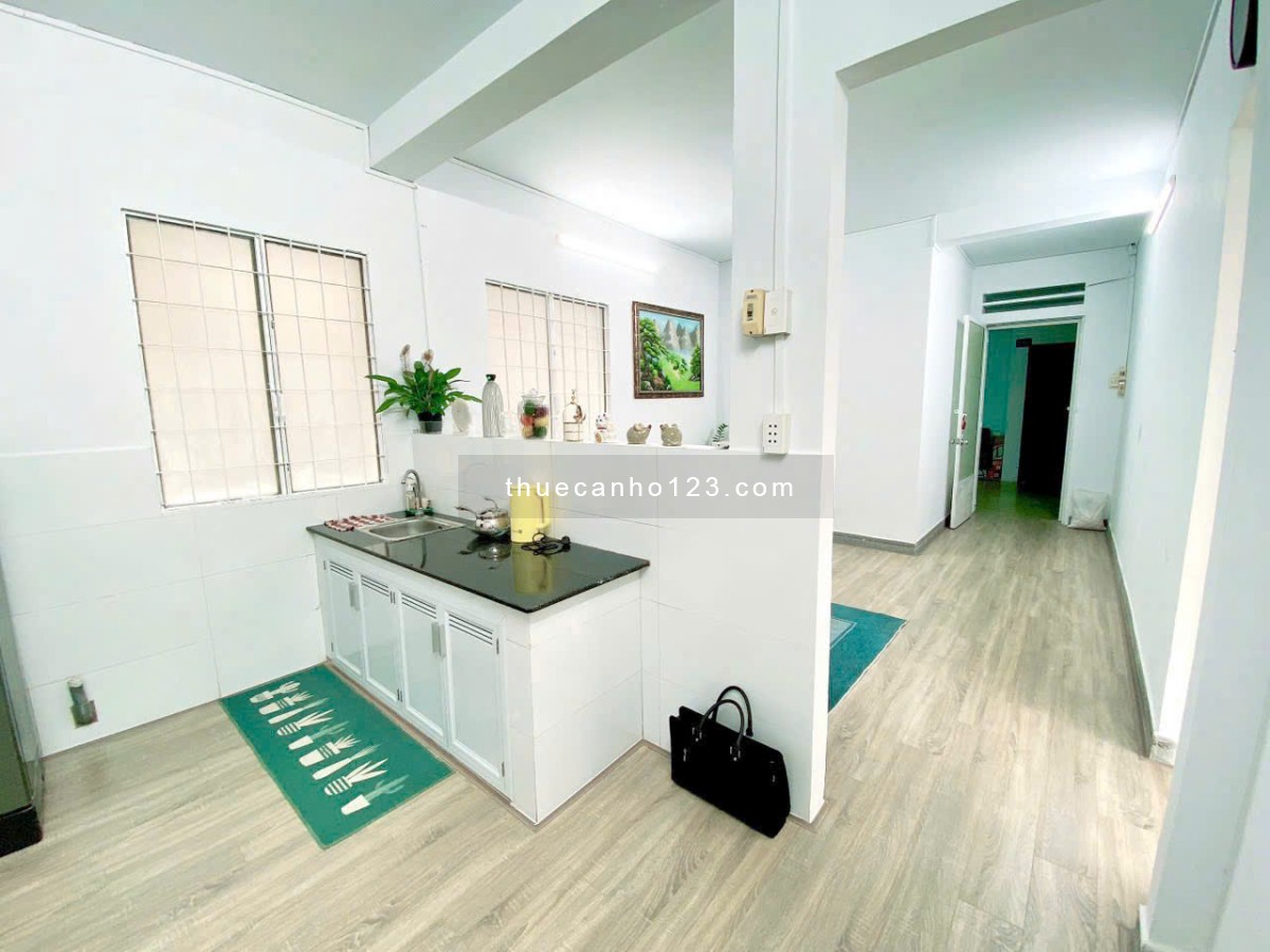 Chung Cư Lê Hồng Phong Quận 10 rộng 80m2 2PN 1WC giá 8,5tr/th