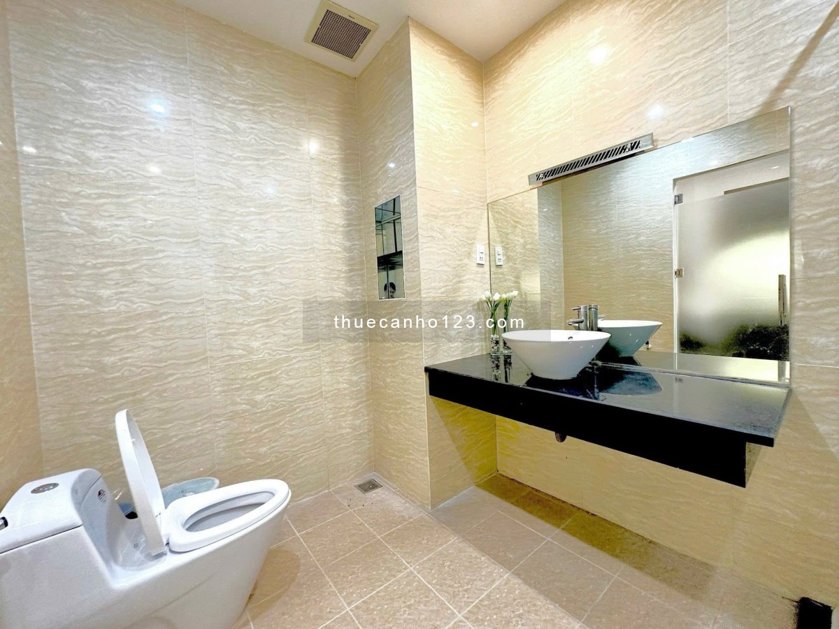 STUDIO cửa sổ ( ban công ) 1 phòng ngủ, nội thất cao cấp, tone trắng, gần Landmark, Q1,3, Ngô Tất Tố