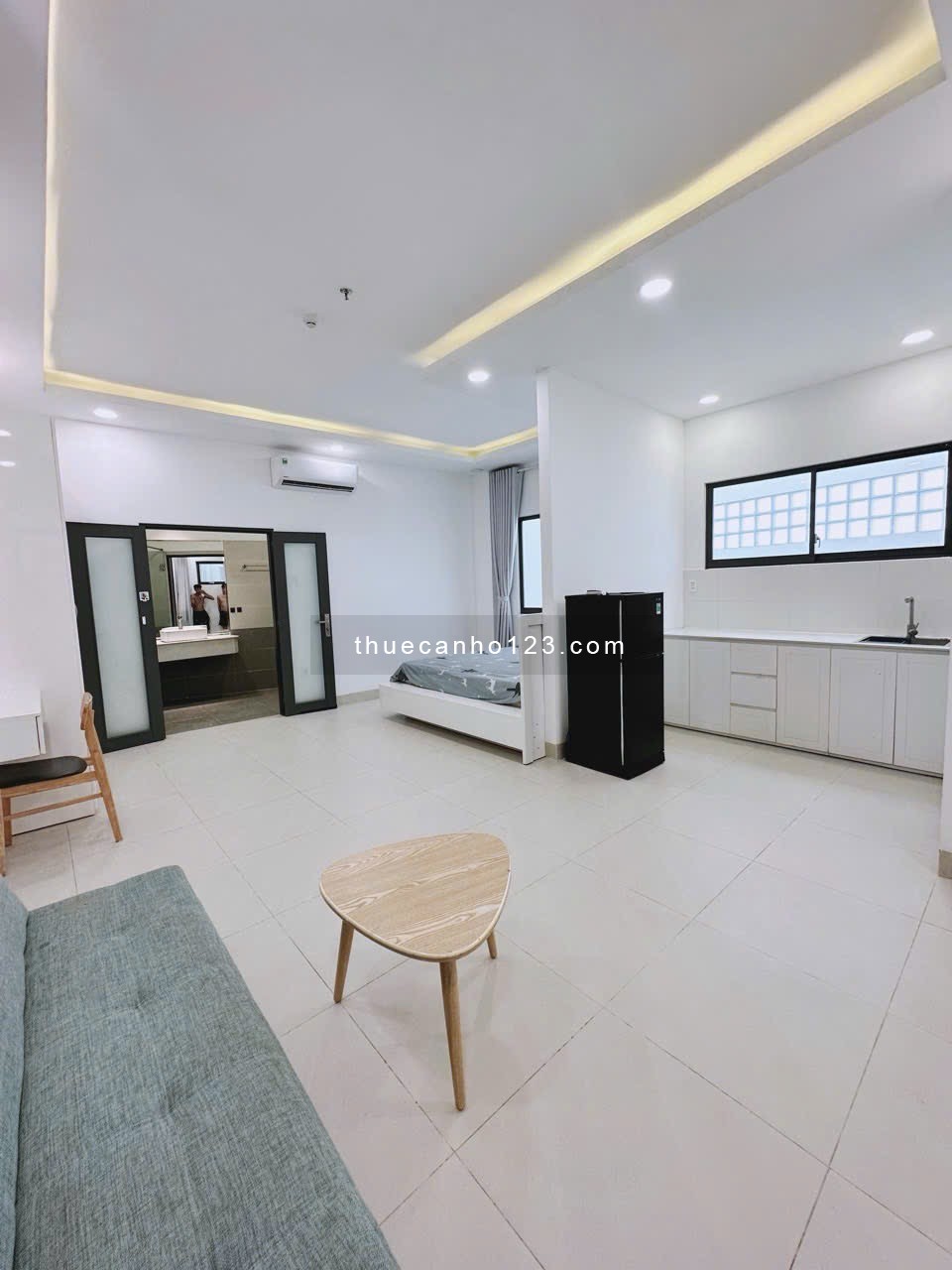 Căn hộ STUDIO, Full Nội Thất Cao Cấp, Tone Trắng, Hầm xe, Thang máy, gần Landmark, Ngô Tất Tố