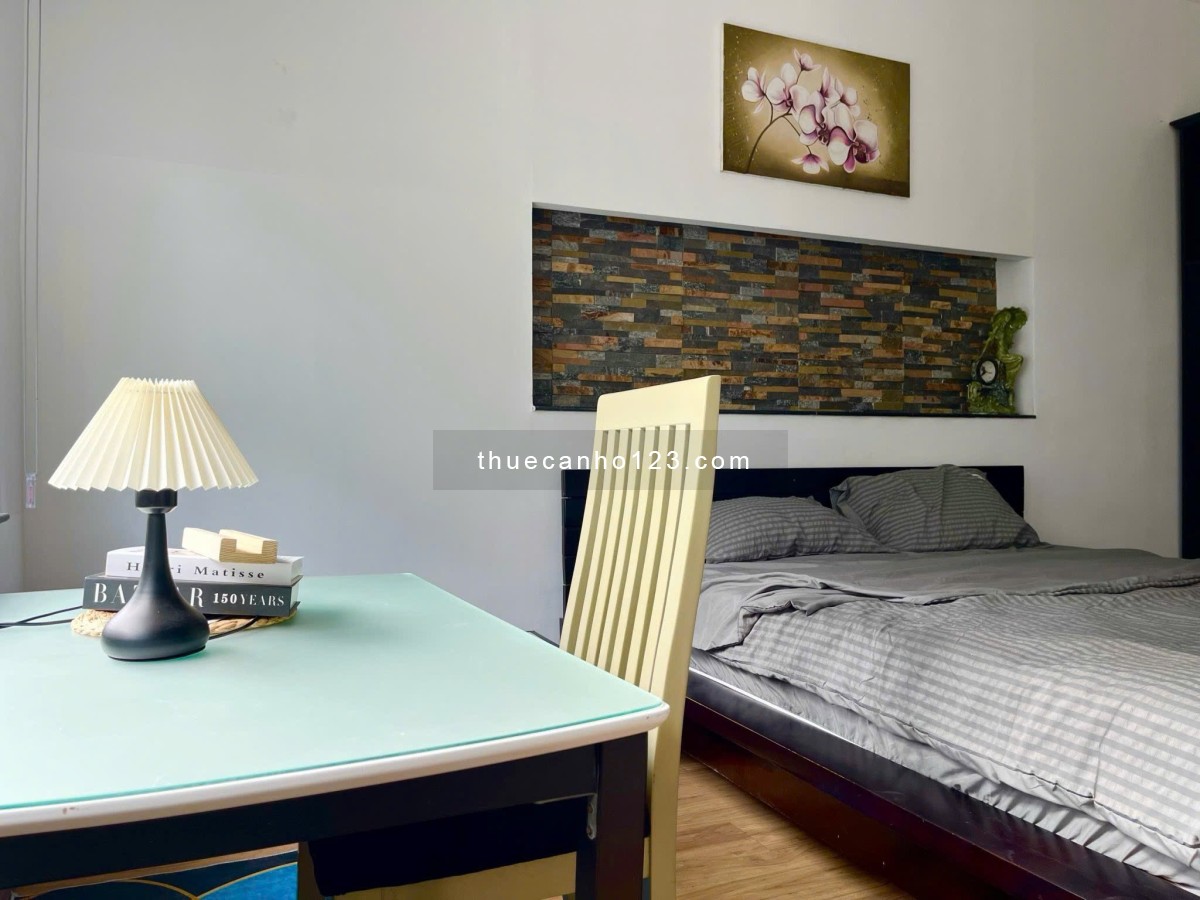 STUDIO cửa sổ ( ban công ) 1 phòng ngủ, nội thất cao cấp, tone trắng, gần Landmark, Q1,3, Ngô Tất Tố