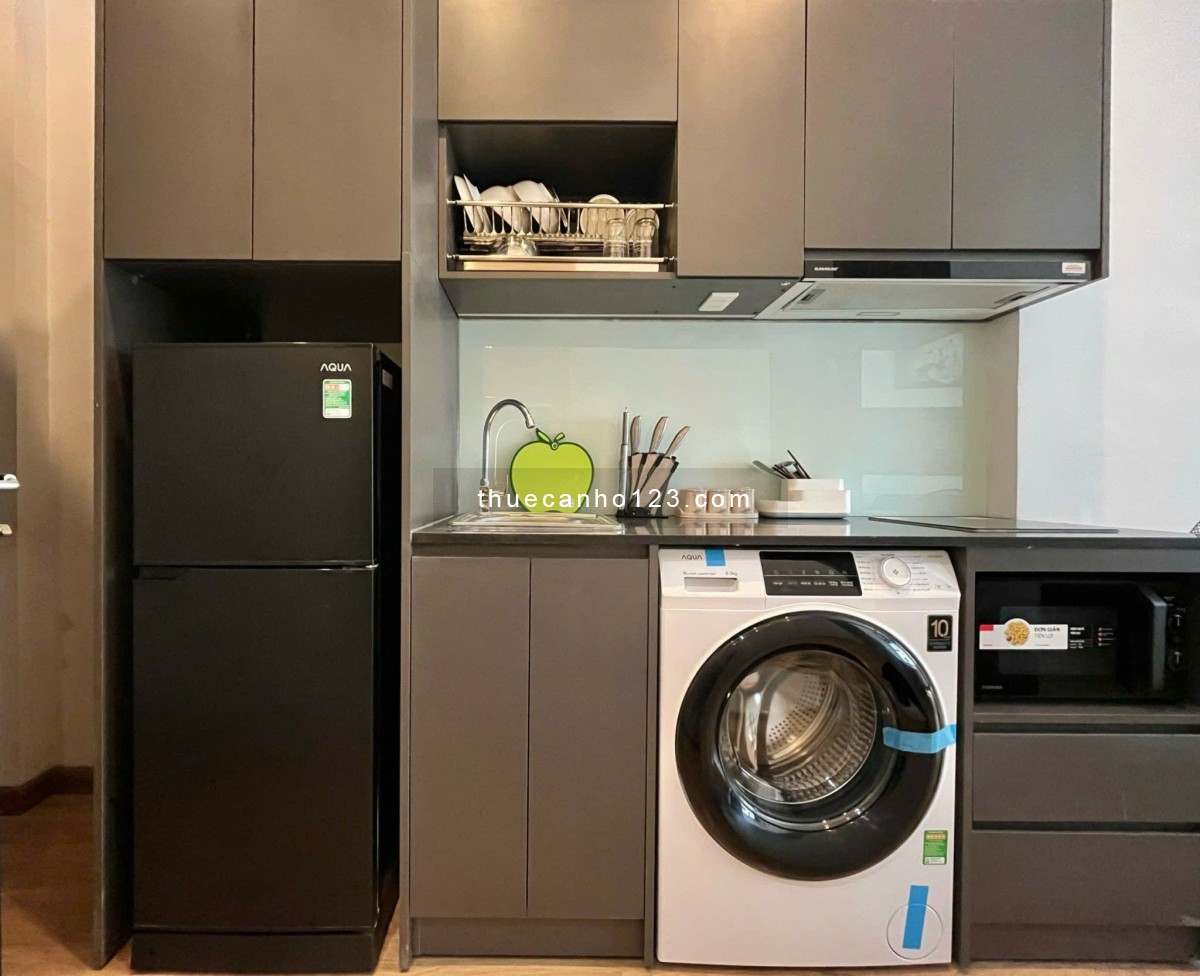 STUDIO cửa sổ ( ban công ) 1 phòng ngủ, nội thất cao cấp, tone trắng, gần Landmark, Q1,3, Ngô Tất Tố