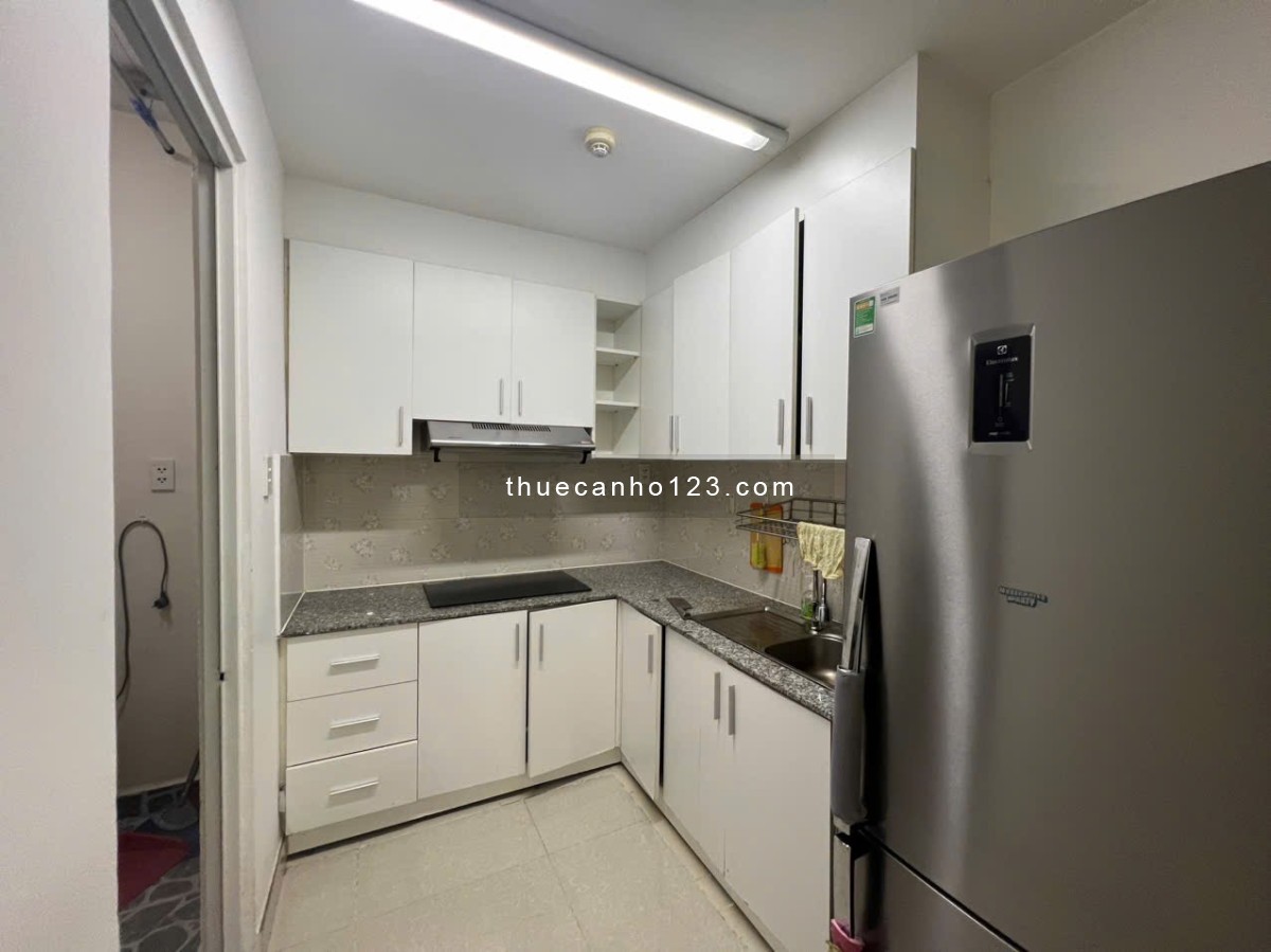 Diện tích 100m2 3pn2wc, có view ban công siêu đẹp, dàn phơi riêng, có hồ bơi và khu vui chơi